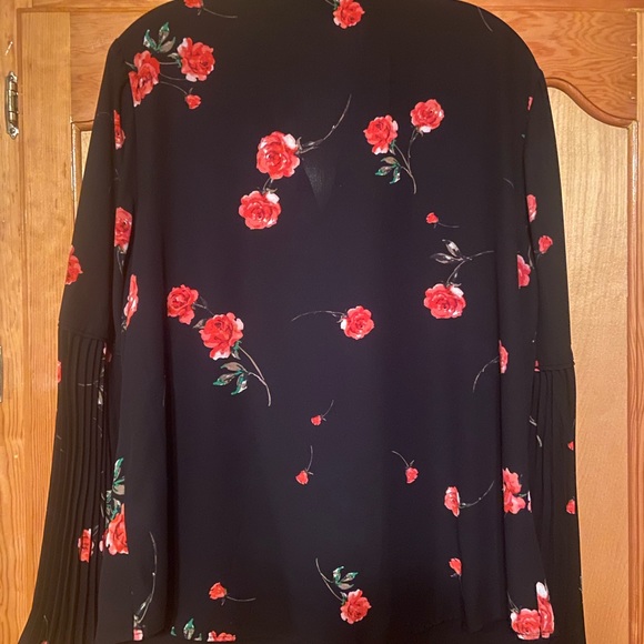 🛎️LAST CHANCE,2/$10‼️🛎️Ralph Lauren floral top - Picture 2 of 3